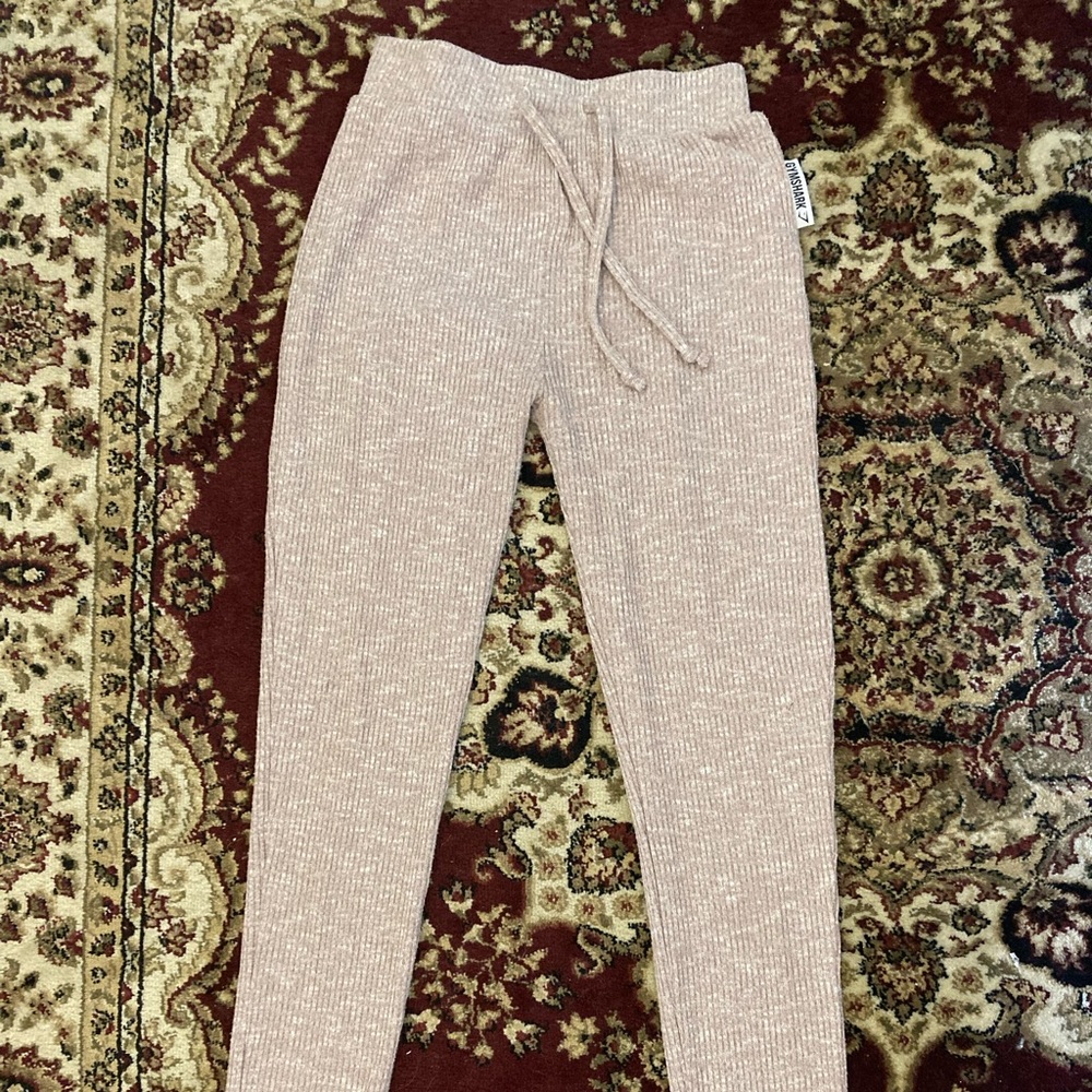Gym shark leggings